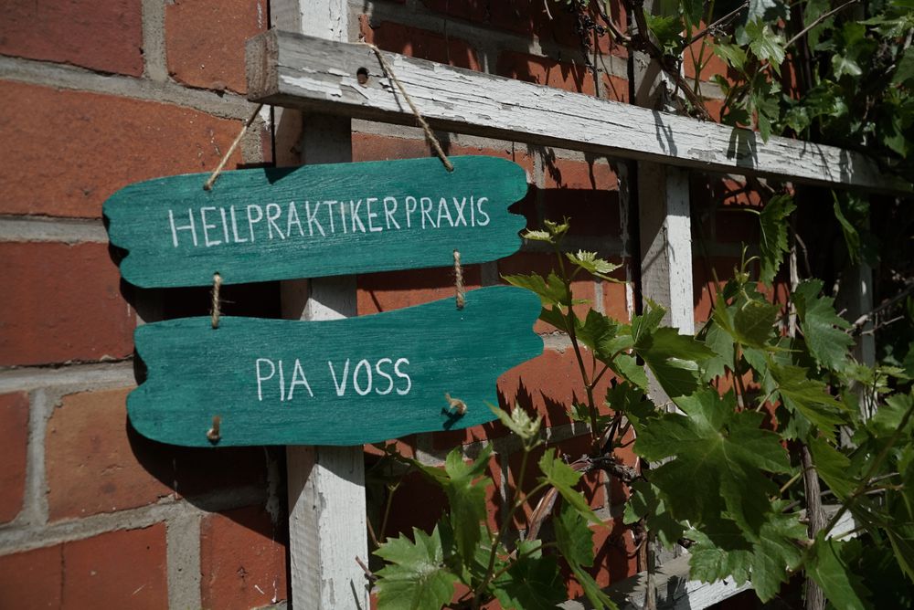 Namensschild der Praxis